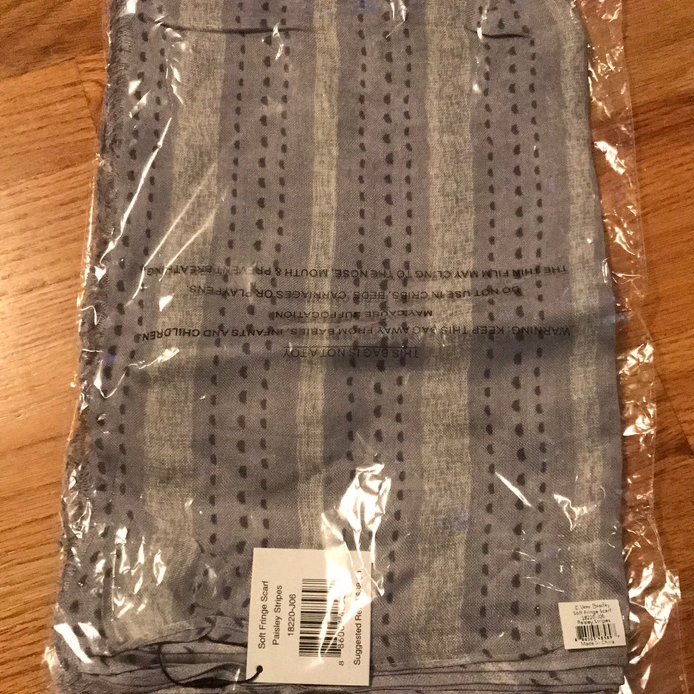 Vera Bradley Scarf - NWT